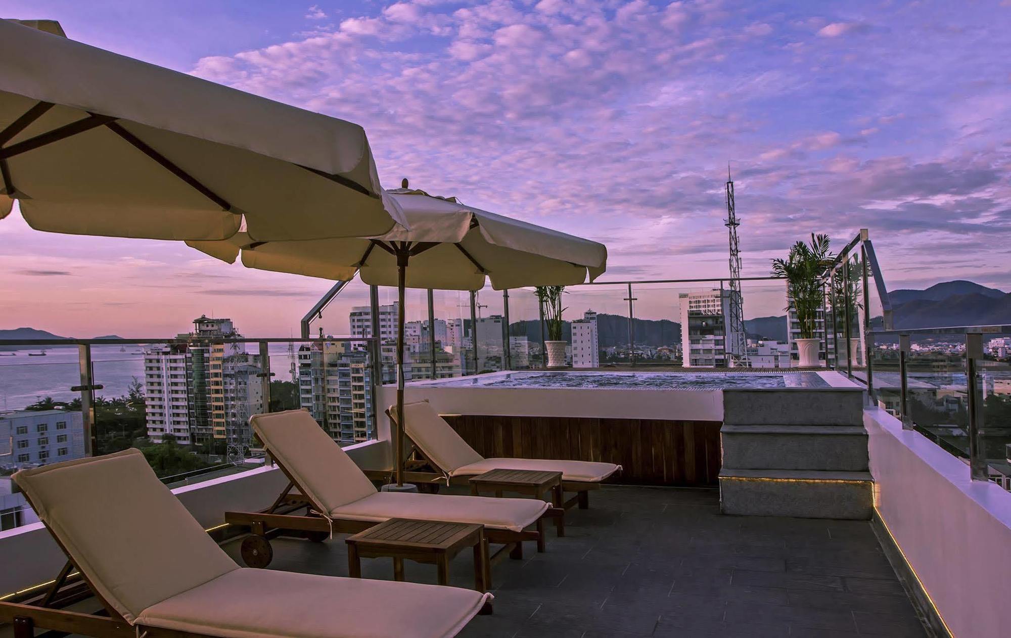 Aroma Nha Trang Boutique Hotel Buitenkant foto